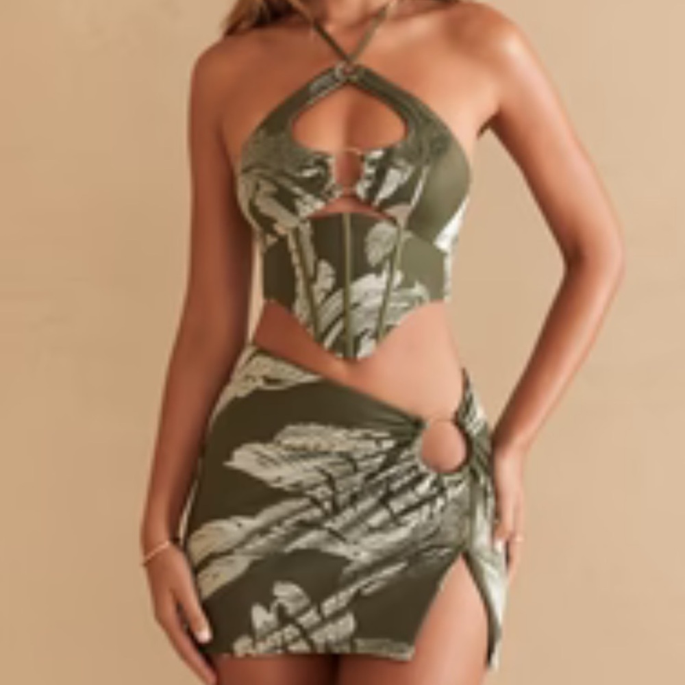 Green tropical skirt